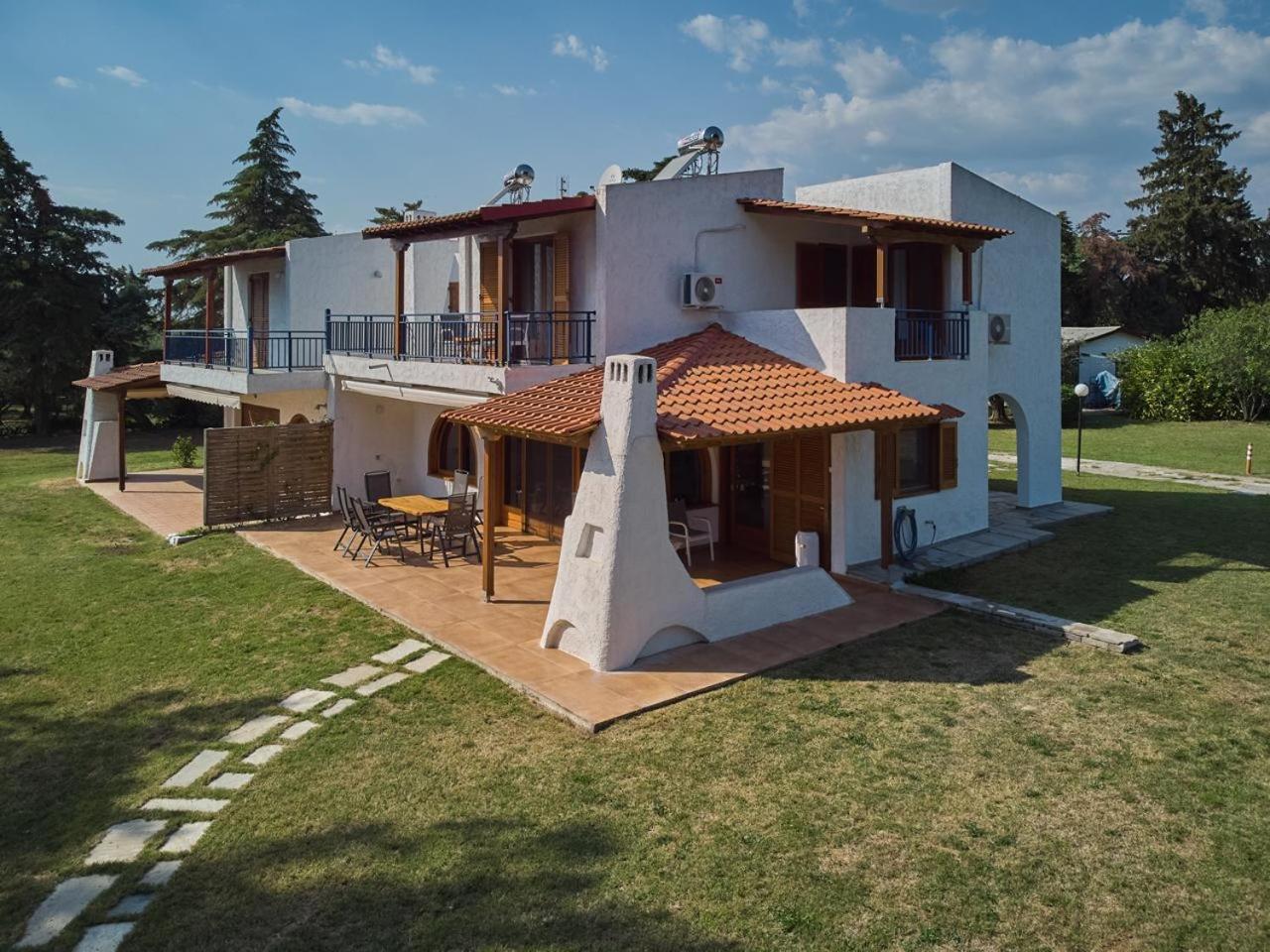 Summerday Villa Private Beach Nea Iraklia Exterior foto