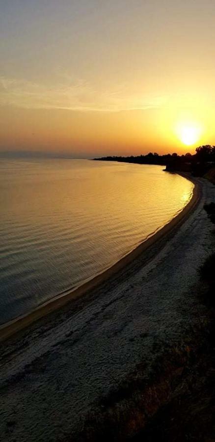 Summerday Villa Private Beach Nea Iraklia Exterior foto